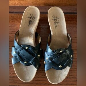 Vtg Life Stride Black Sandals 7AA